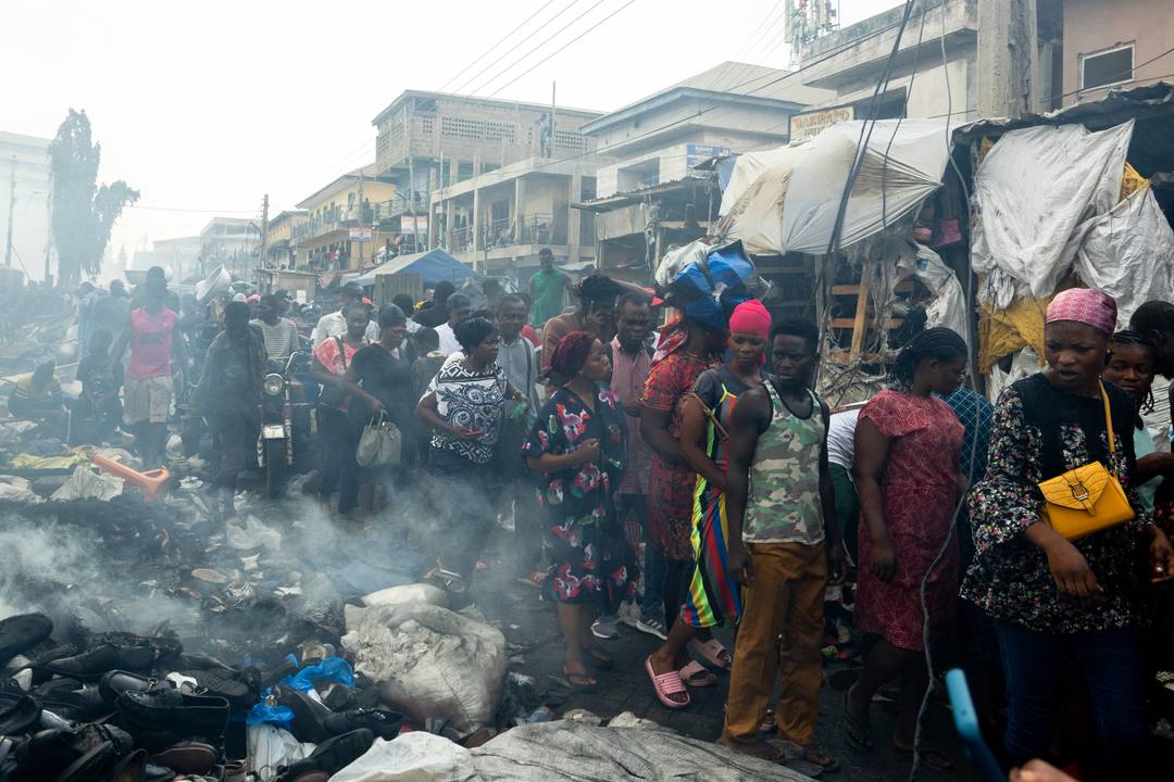 Brand verwoest de grootste tweedehands kledingmarkt van Ghana