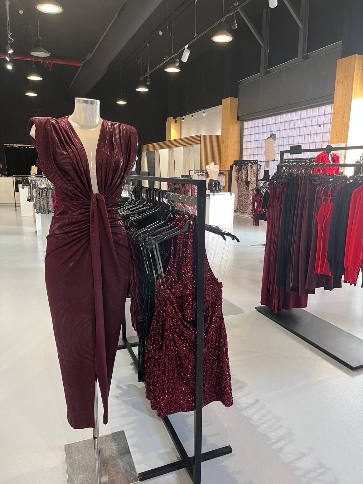 Tienda de “New Blanco” en el centro comercial La Torre Outlet Zaragoza, Zaragoza (España).