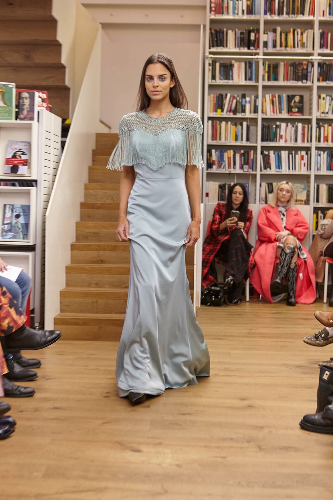 Photo Credits: Sohuman, desfile de la colección “Anonymous was a woman” (Anónimo era mujer) durante la London Fashion Week. Fotografía de cortesía.