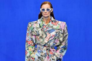 Balenciaga renoue avec la haute couture