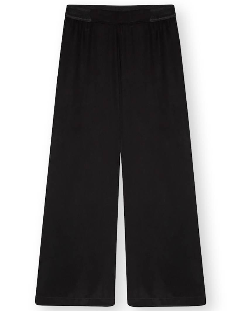 LOVJOI Never Out of Stock: It's all about Basics