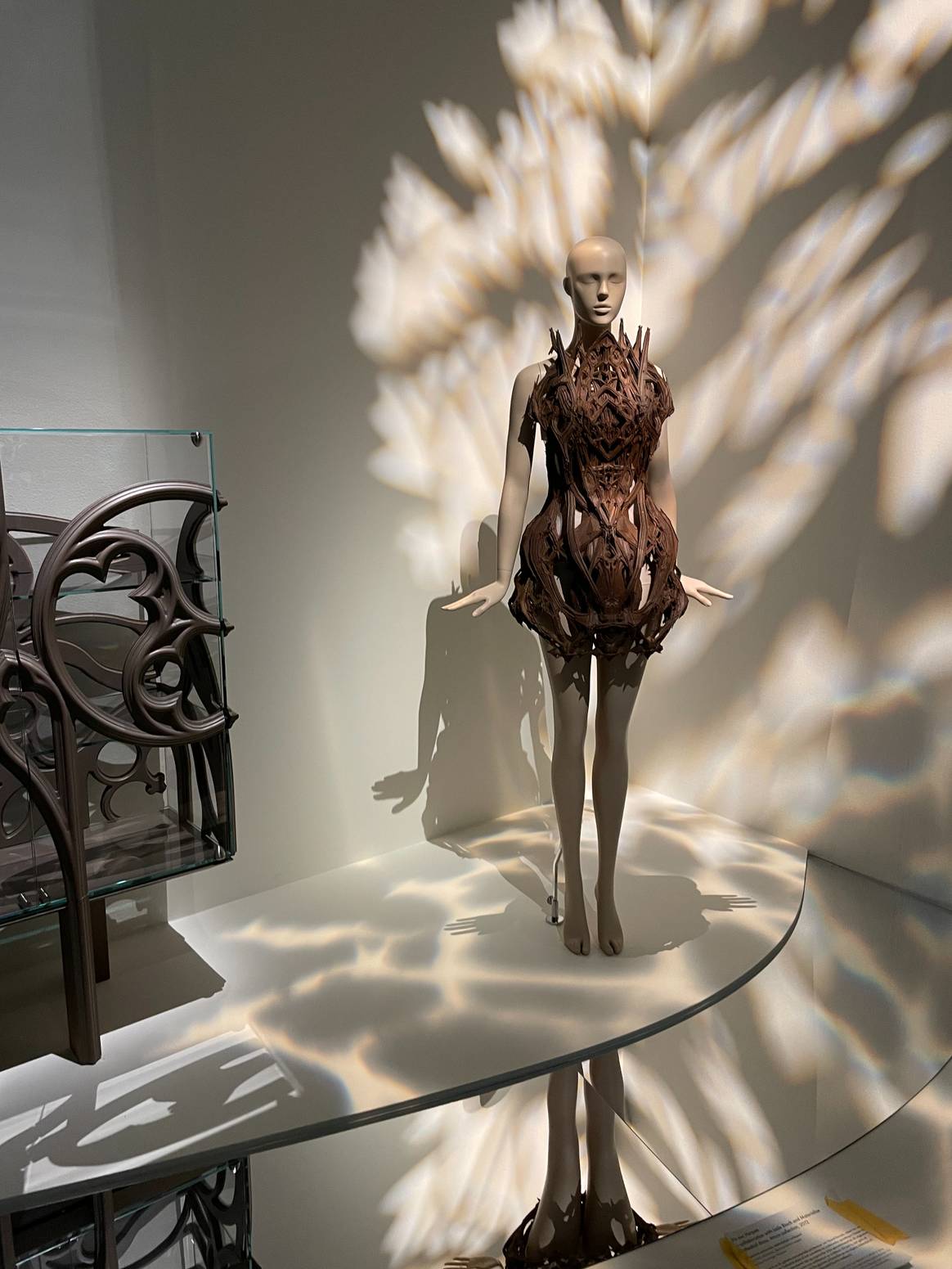 Een van Van Herpens oudere ontwerpen, de Cathedral dress uit 2012.