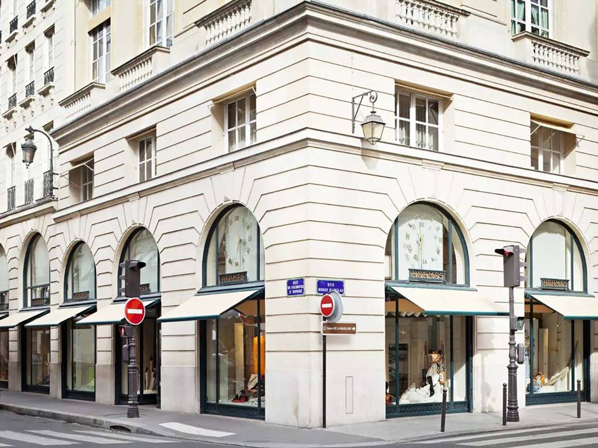 Photo Credits: Boutique de Hermès en el número 24 de la Rue du Faubourg Saint- Honoré de París. Fotografía de archivo.