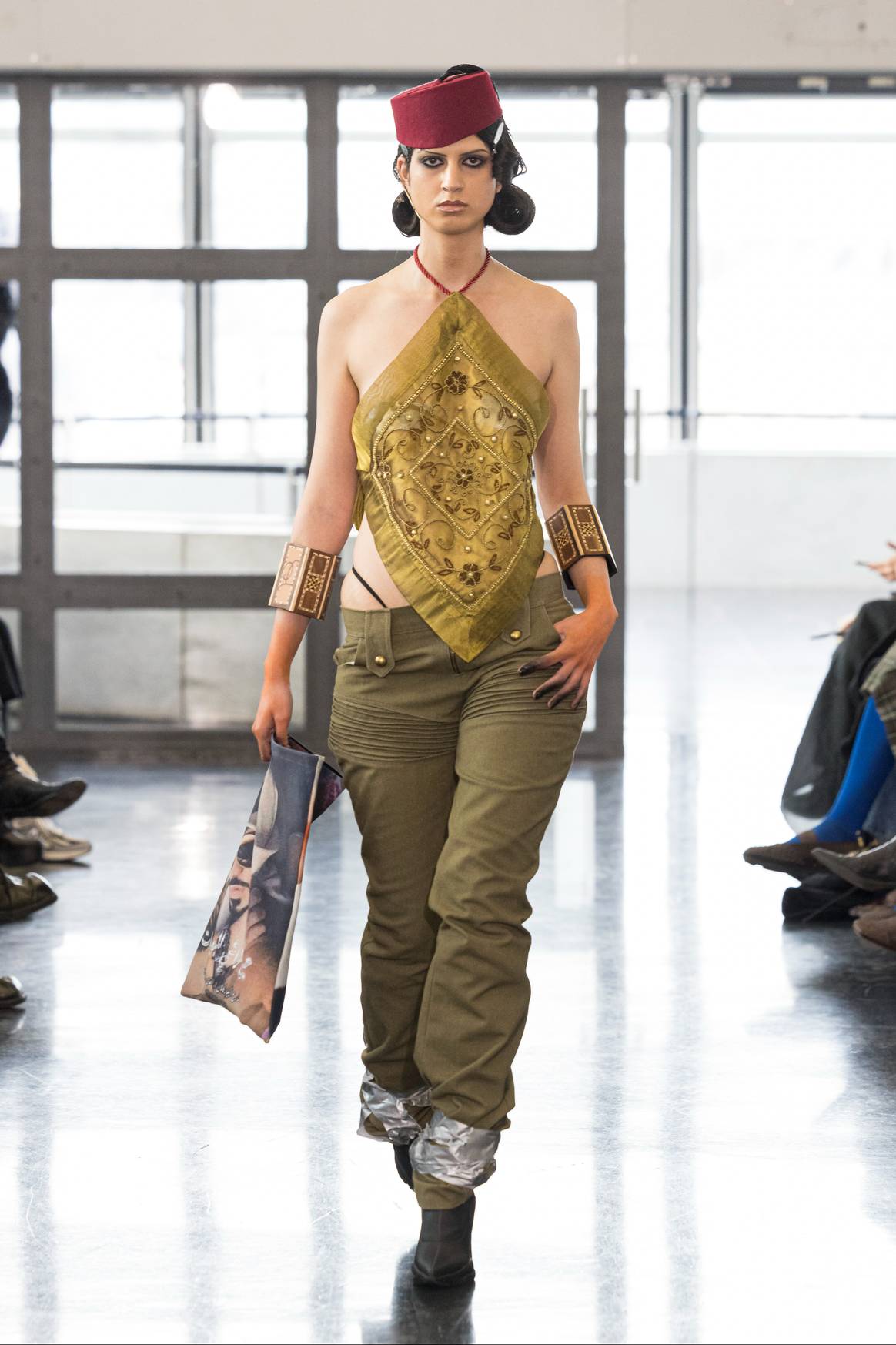 Trashy Clothing : la mode palestinienne entre récit politique, pop et ...