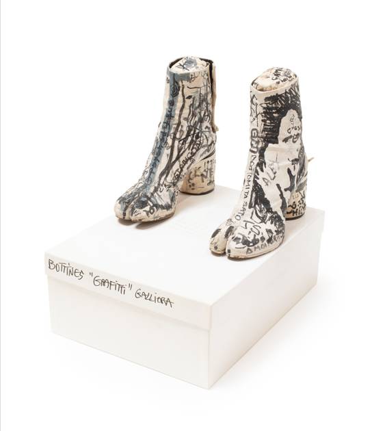 Tabi-Stiefel-von-Martin-Margiela-erzielen-neuen-Auktionsrekord-von-385-020-Euro