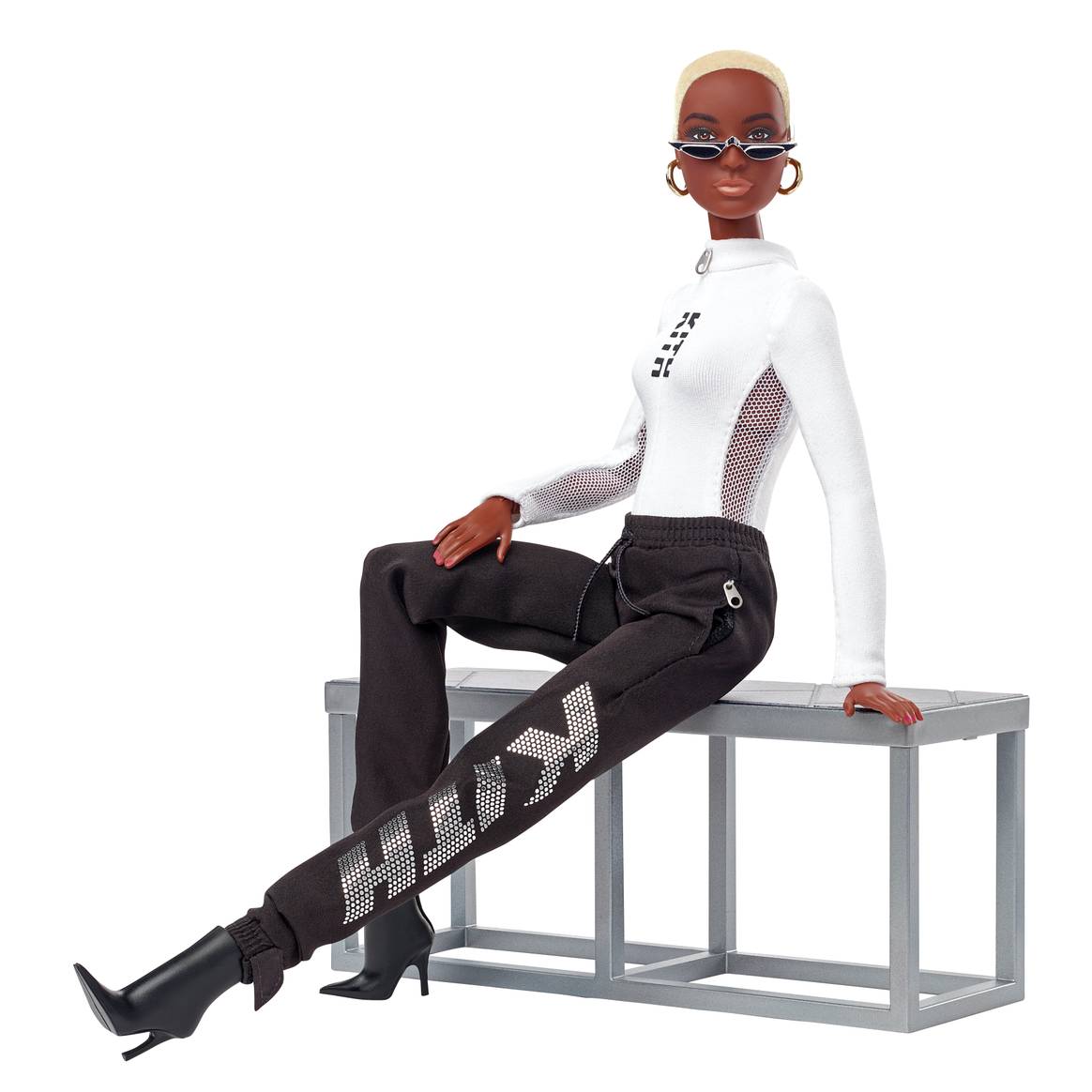 Image: Kith Woman