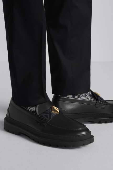Dior cree des uniformes pour la No Label Academy.