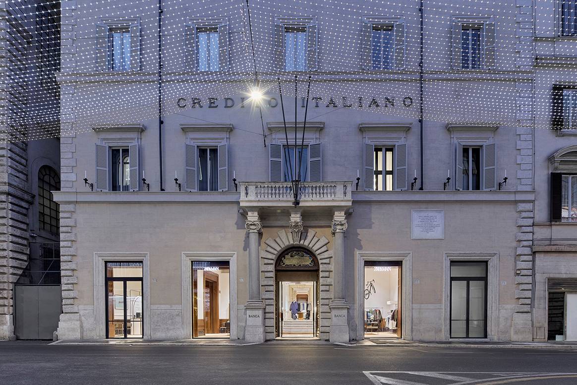 Tienda Zara Man en el 374 de la Via del Corso de Roma (Italia).