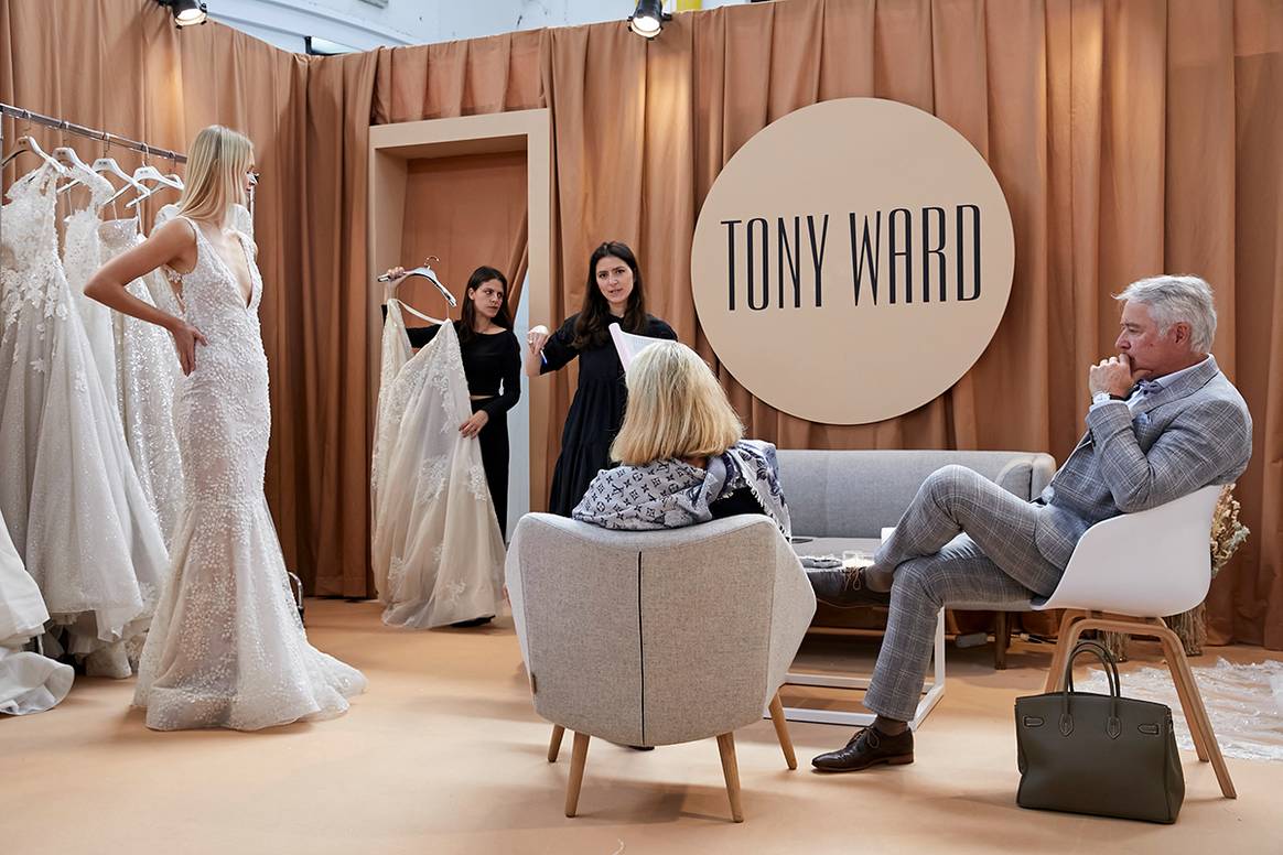 Photo Credits: Interior de la feria comercial de Barcelona Bridal Fashion Week 2022. BBFW, fotografía de archivo.