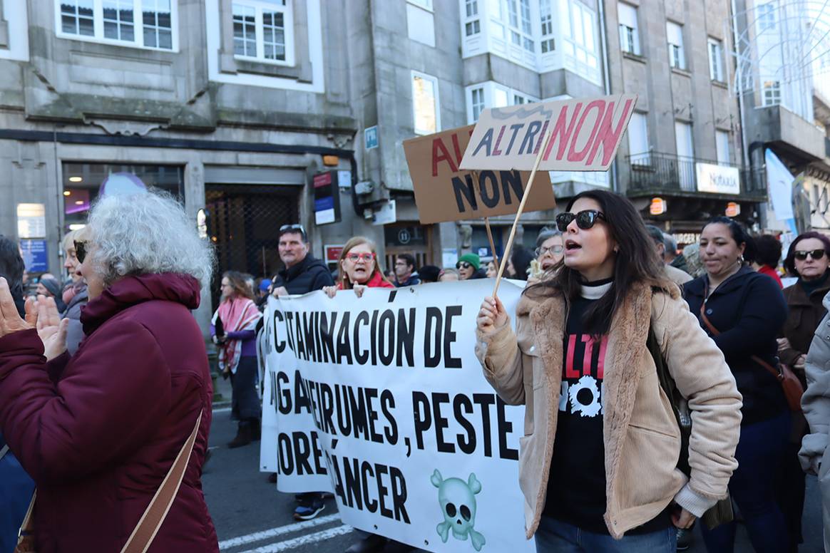 Manifestación en contra de la construcción de la planta del “Proyecto Gama” en Palas de Rey, celebrada en Santiago de Compostela el 15 de diciembre de 2024.