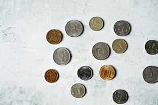 Магазины одежды повысили цены на старые коллекции и товары