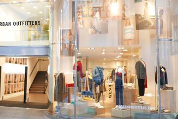 Urban Outfitters: Gewinneinbruch trotz Rekordumsatz