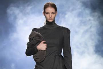 Video: herfst/winter 2021 collectie van Alberta Ferretti