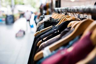 75 percent of fashion purchases made at physical shops, but people spend more online