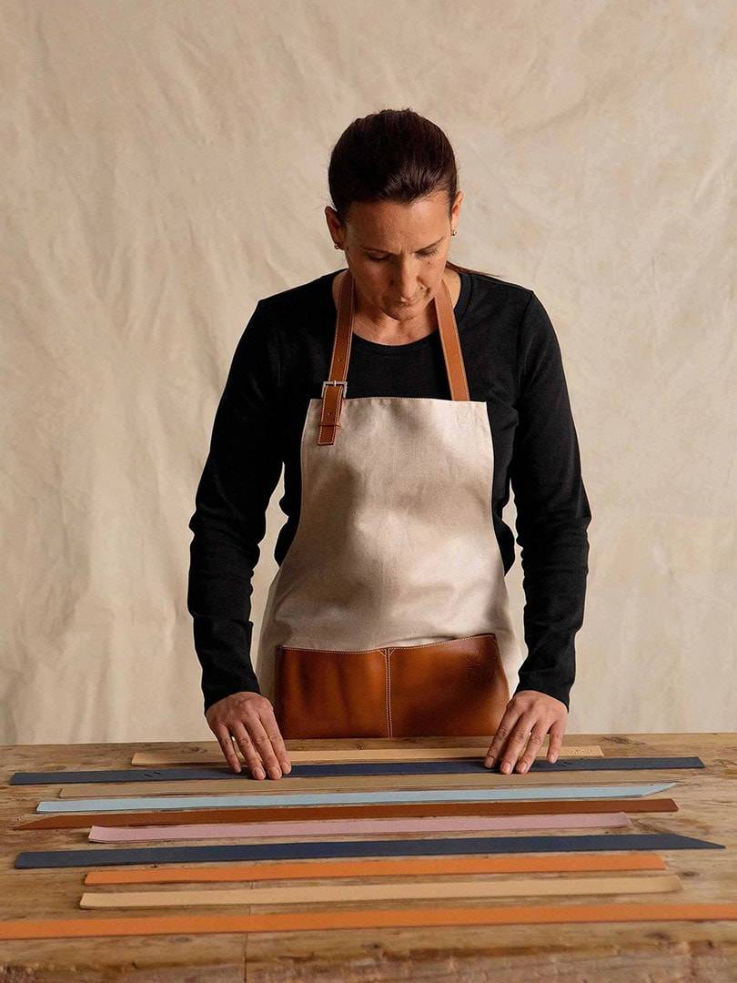 Loewe crea una línea de bolsos “upcycling” hecha a partir de sobrantes