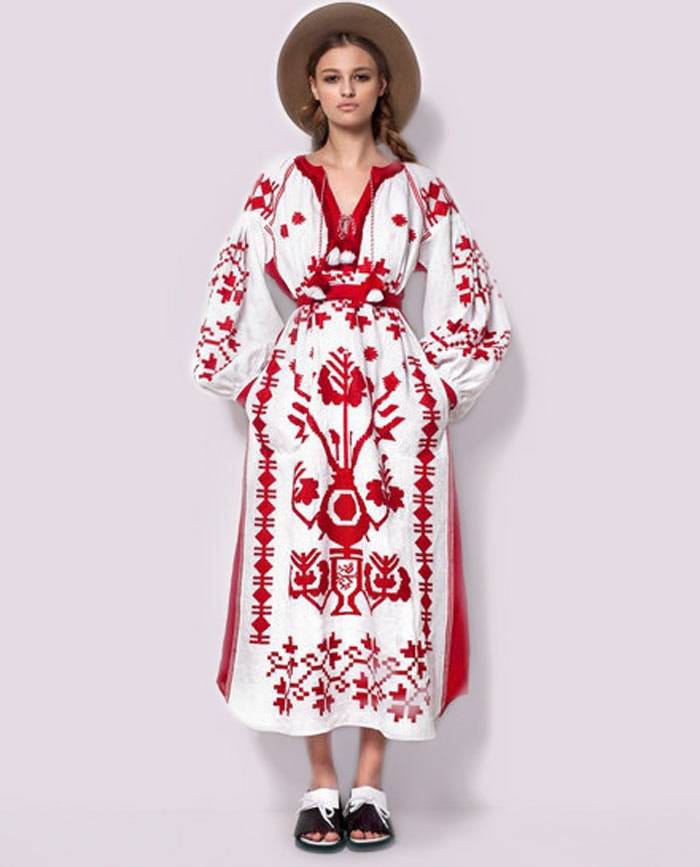 Американский Vogue: вышиванка – самый горячий тренд сезона