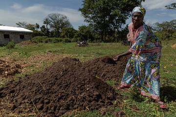 Aid by Trade Foundation schließt 2,8-Millionen-Euro-Projekt für klimaresiliente Landwirtschaft in Afrika ab