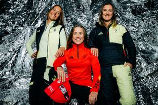 Adidas präsentiert Olympia-Outfits für Peking: Jacken in gelb-schwarz 