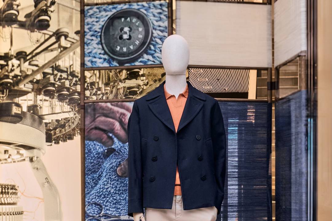 la procura di Milano ha disposto il controllo giudiziario in via d'urgenza di due società di abbigliamento