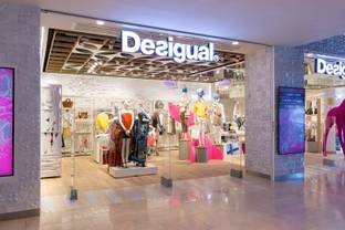 Desigual crosses "the equator of its transformation" with a turnover fall of 11.5 percent