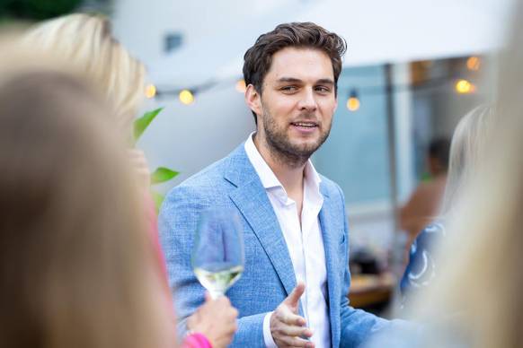 Bild: Jorrit Weekenborg, CFO/COO Fabienne Chapot