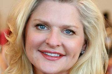 Victoria’s Secret CEO Sharen Turney resigns