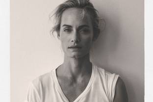 Karl Lagerfeld arbeitet mit Amber Valletta an umweltfreundlicher Accessoires-Kollektion