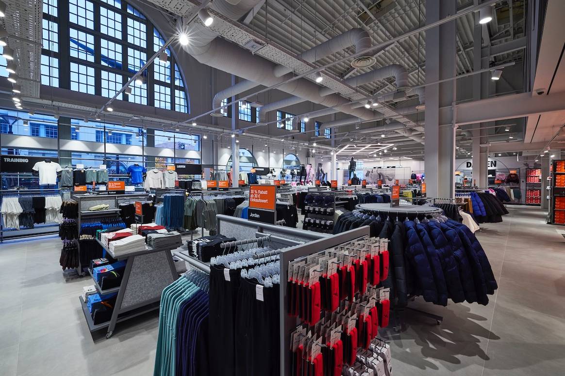 Blick in den Nike-Store im Ingolstadt Village