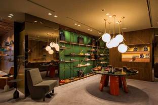 В Токио открылся флагманский бутик Santoni