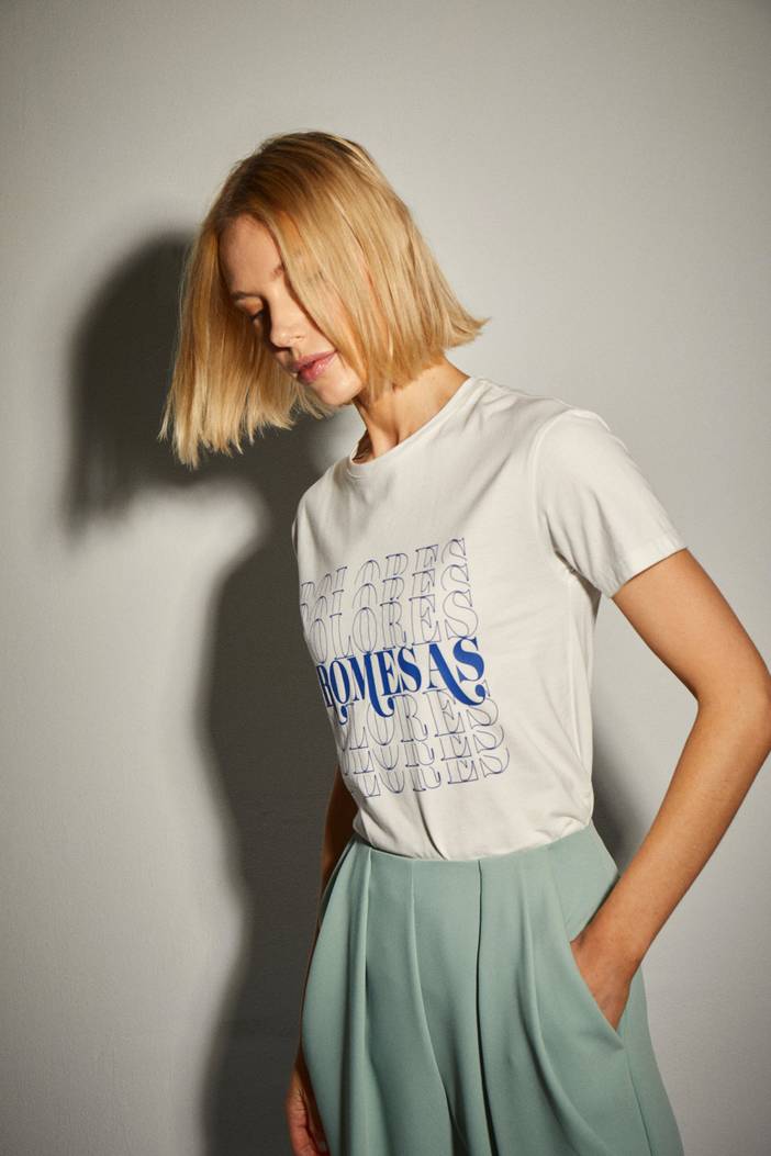 Camiseta Blanca Básica lettering Promesas | Dolores Promesas