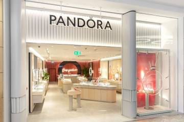 Pandora names chief commercial officer