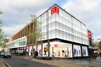 ユニクロ、英国市場の拡大を加速、新規3 店舗の開店を発表