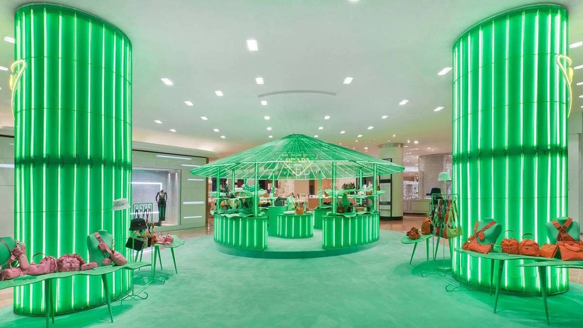 Prada estrena pop-up en Galeries Lafayette