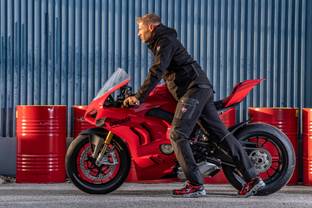 Diadora gibt Vollgas mit Ducati