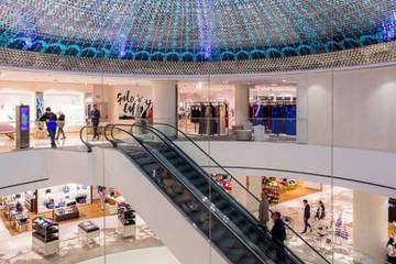Les Galeries Lafayette franchiseraient 22 magasins