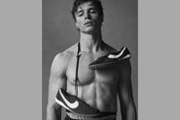 Jacquemus et Nike revisitent la sneaker Moon Shoe en surfant sur la tendance balletcore