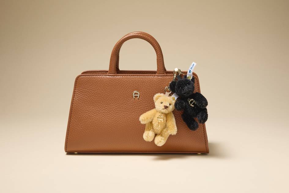 Teddy-trifft-Tasche-Aigner-und-Steiff-lancieren-Teddyb-r-Anh-nger