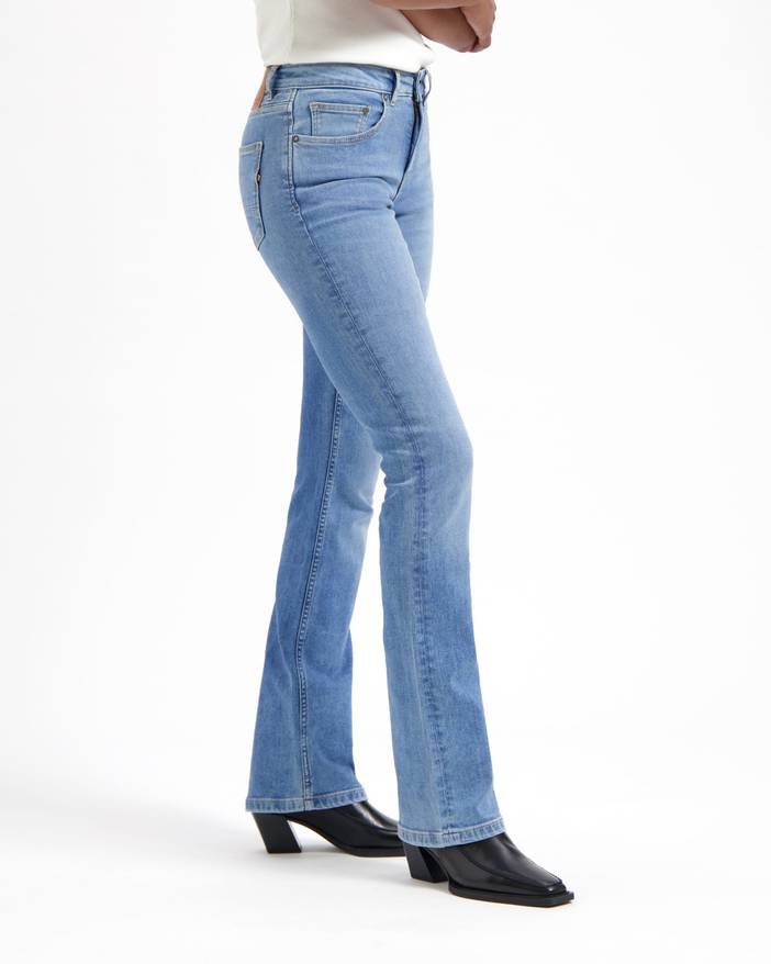 Amy Bootcut Sky High - Duurzame Bootcut Jeans - Sky High | KUYICHI