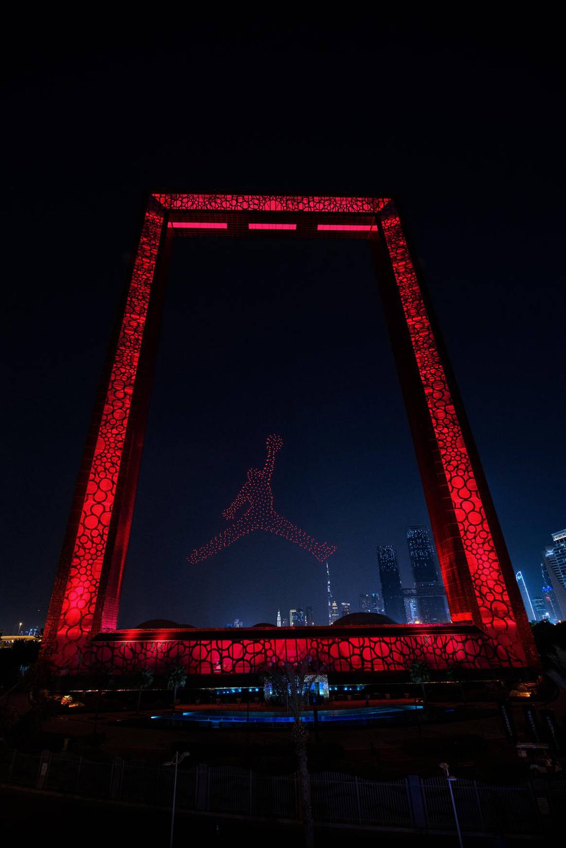 Photo Credits: Nike, proyección del “Jumpman” de Jordan en el Dubái Frame.