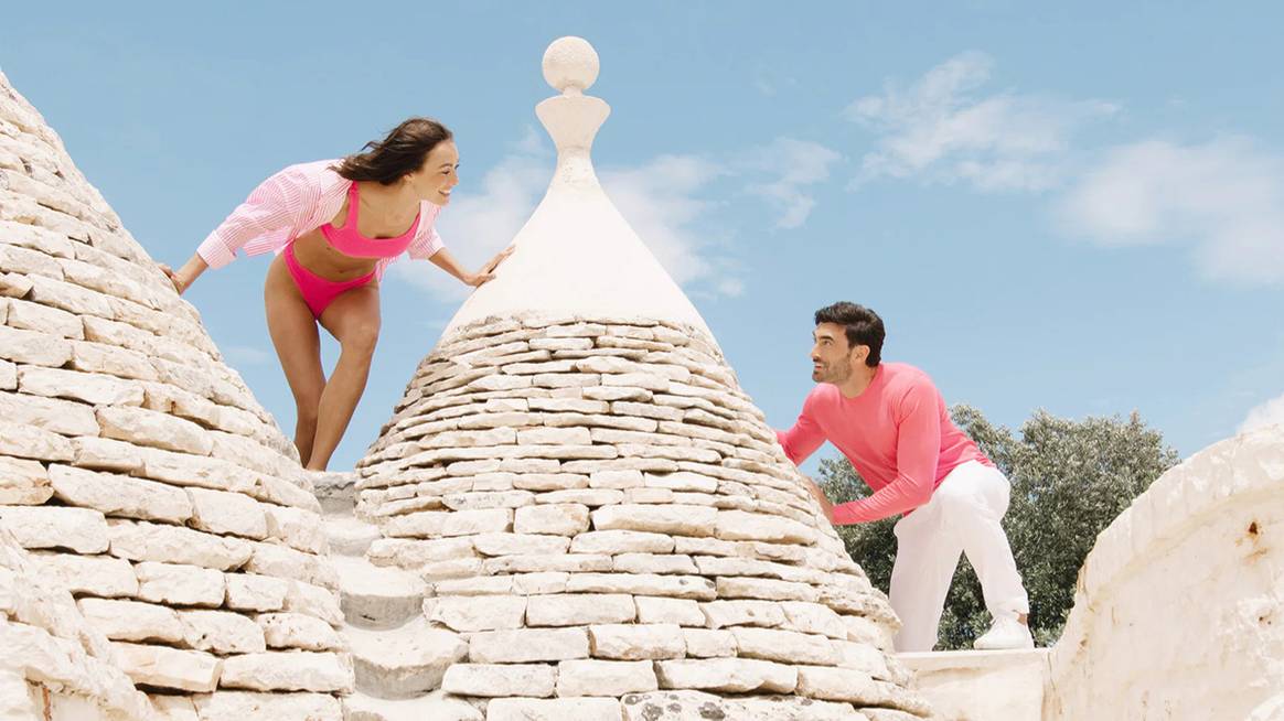 Photo Credits: Fotografía de campaña de las prendas para hombre y mujer de Fedeli. Fedeli, página oficial.