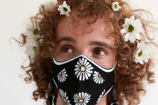 Juan Vidal crea una colección de mascarillas de algodón 100 por cien ecológico y sostenible