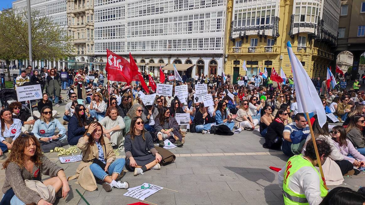 Manifestación de las y los trabajadores de tienda de las cadenas de Inditex en Galicia, el domingo 7 de abril de 2024 en La Coruña.