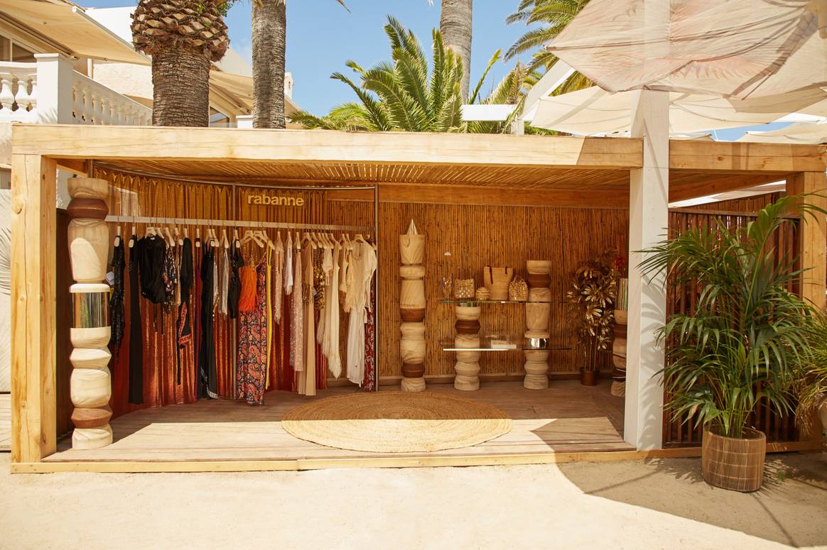 pop-up store de la marque Rabanne à Saint-Tropez, en 2024.