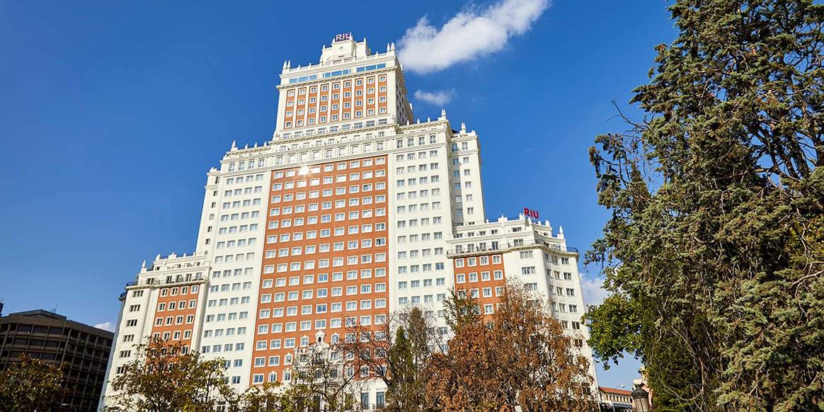Photo Credits: Hotel Riu en el Edificio España, fotografía de archivo.