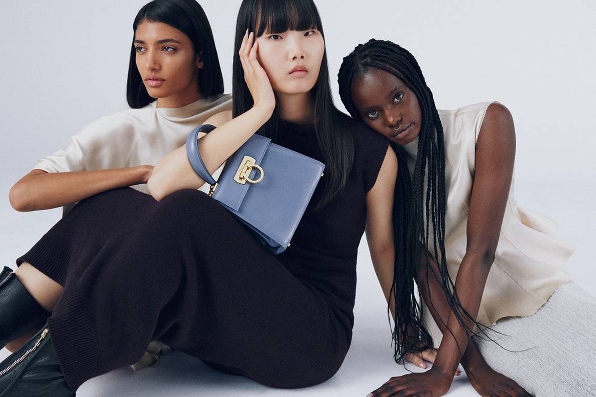 Ferragamo pone el foco en su icono: el bolso Top Handle
