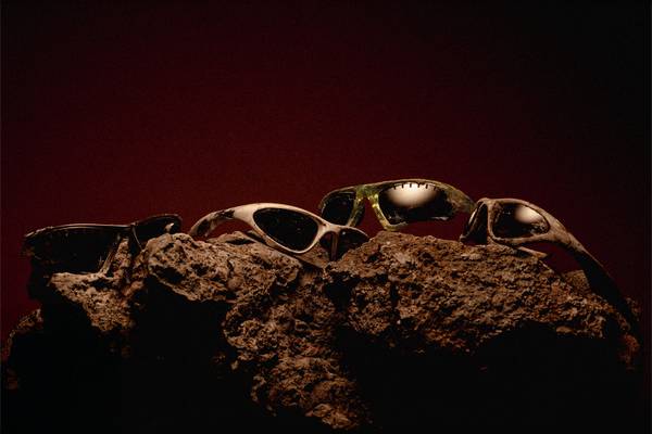 Oakley e Satisfy ripropongono la montatura Scar per il capitolo VIII della loro collaborazione dedicata al running