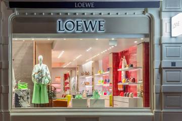 Ein Blick in die erste Boutique des Modelabels Loewe in den Niederlanden