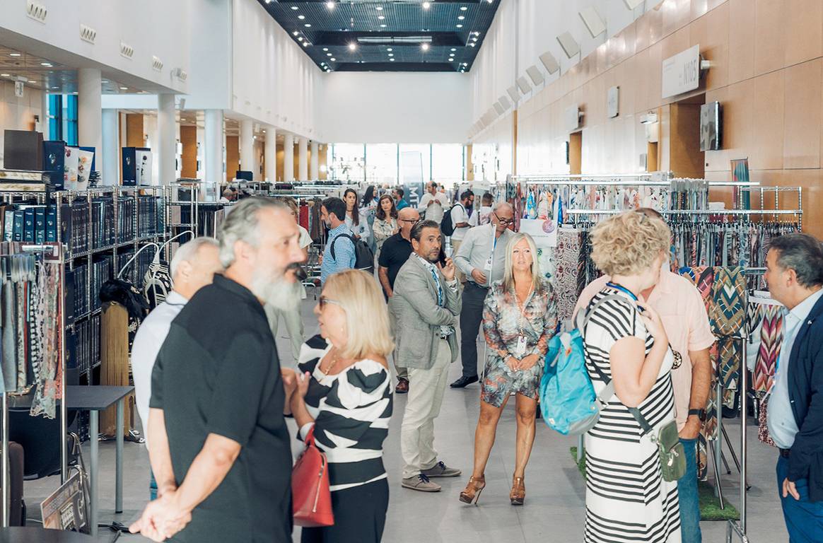 Interior del espacio expositivo de Kilómetro 0 Moda durante la tercera edición de la feria, organizada en Ifema Madrid del 13 al 15 de septiembre de 2023.