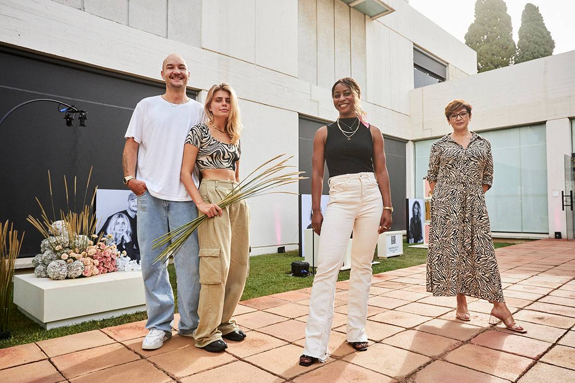 Photo Credits: Fotografía de grupo con 3 de los 4 primeros seleccionados a Stradivarius Meets Art.