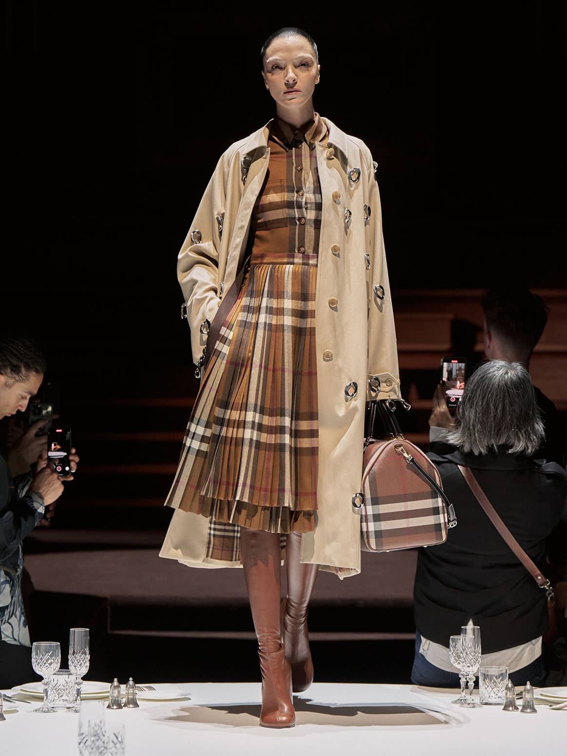 Photo Credits: Burberry, desfile de la colección de hombre y mujer para la temporada Otoño/Invierno 2022/2023 FW22.